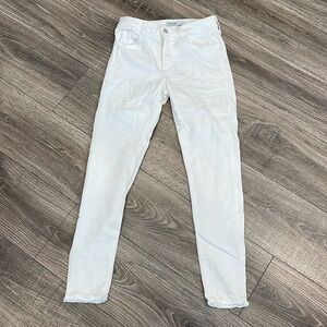 JUST BLACK White size 26 Raw Frayed Hem Skinny Jean